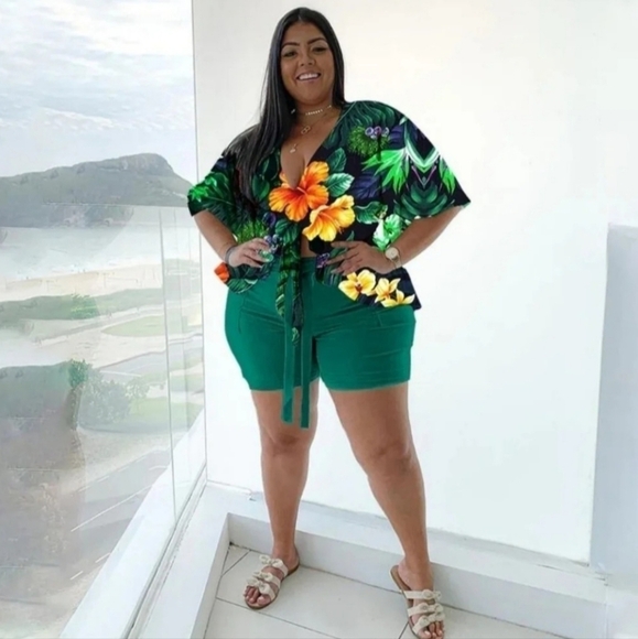 Floral Tropical Blouse and Green Shorts Set - Picture 1 of 1